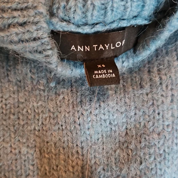 Ann Taylor Men's Crewneck Sweater in Blue - Picture 2 of 2